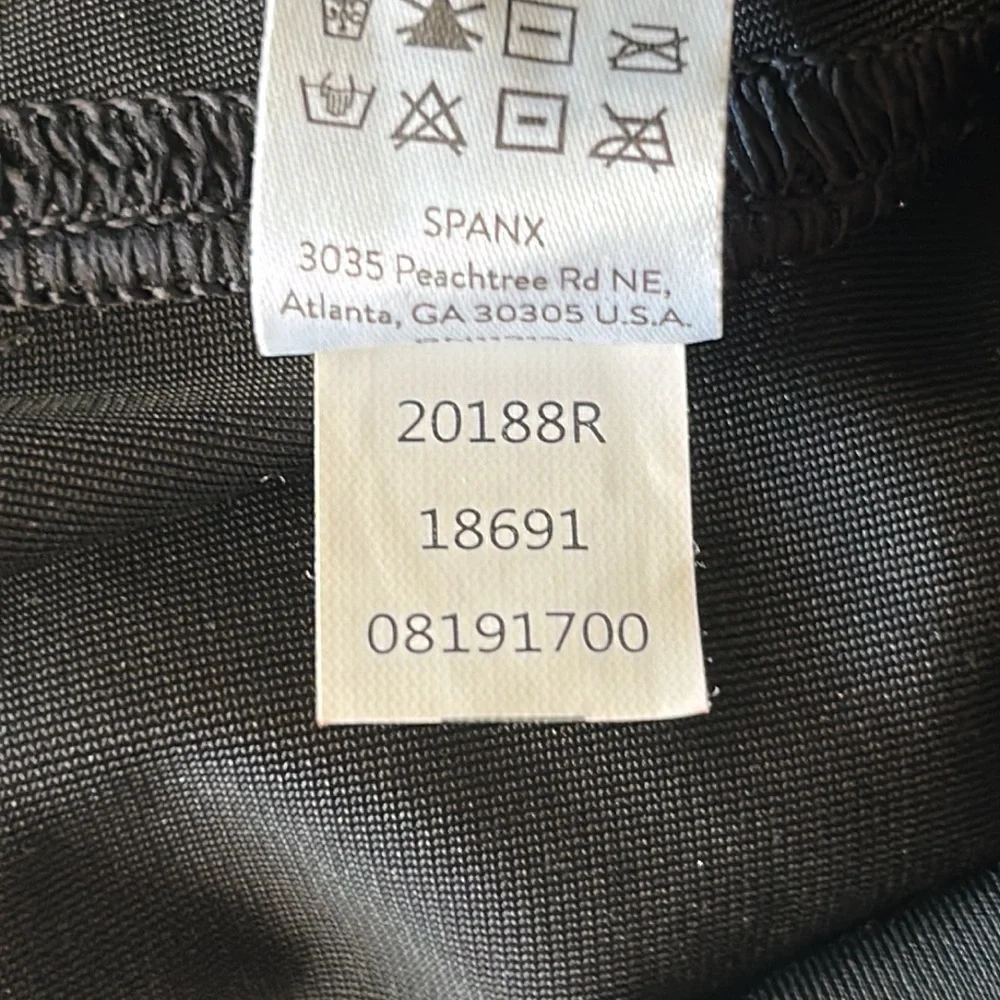 Spanx velvet shine leggings size medium